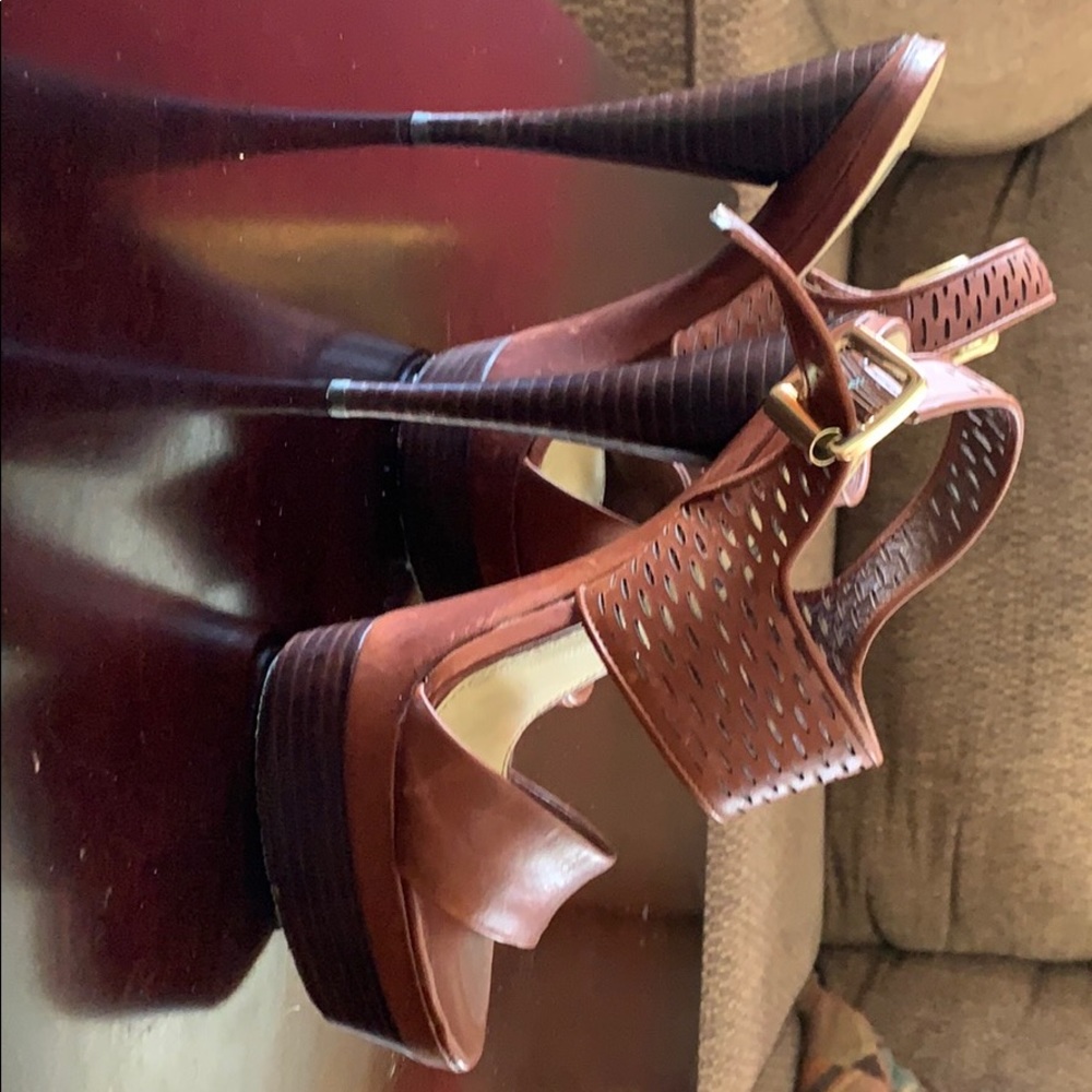 Rachel Zoe platform sandals size 5.5